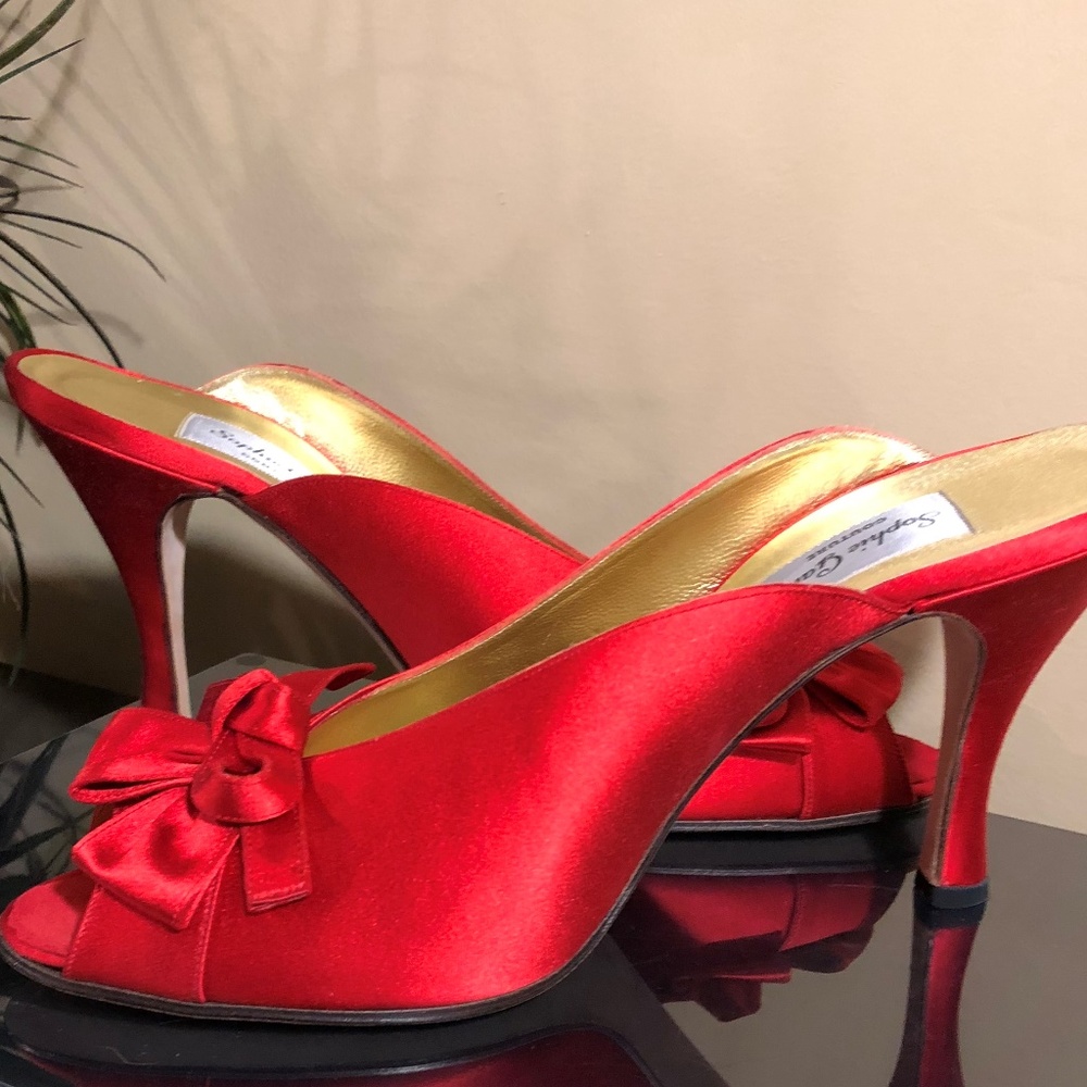 NIB SOPHIE GAREL COUTURE RED SATIN 9